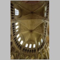 Soissons, photo Chatsam, Wikipedia, south transept.jpg